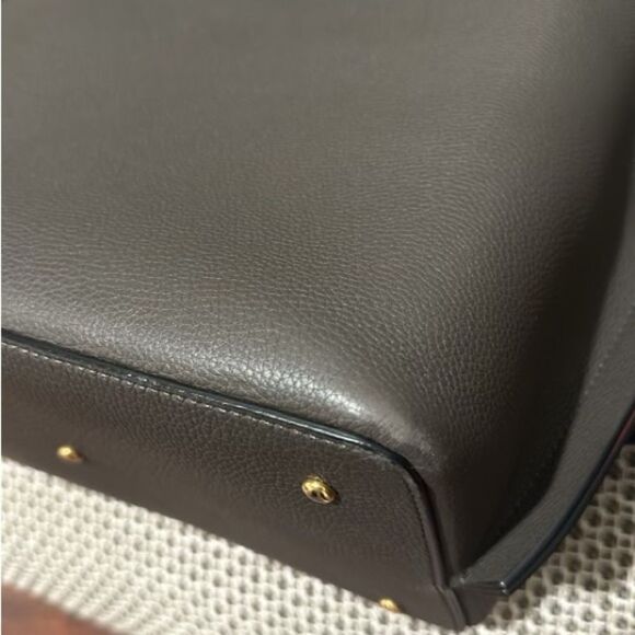 VALENTINO GARAVANI
V-Logo Dark Gray Grained Leather Medium Hobo Bag - Picture 6 of 9